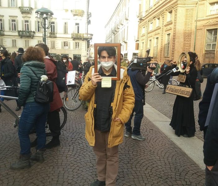Lavoratori spettacolo in piazza Carignano