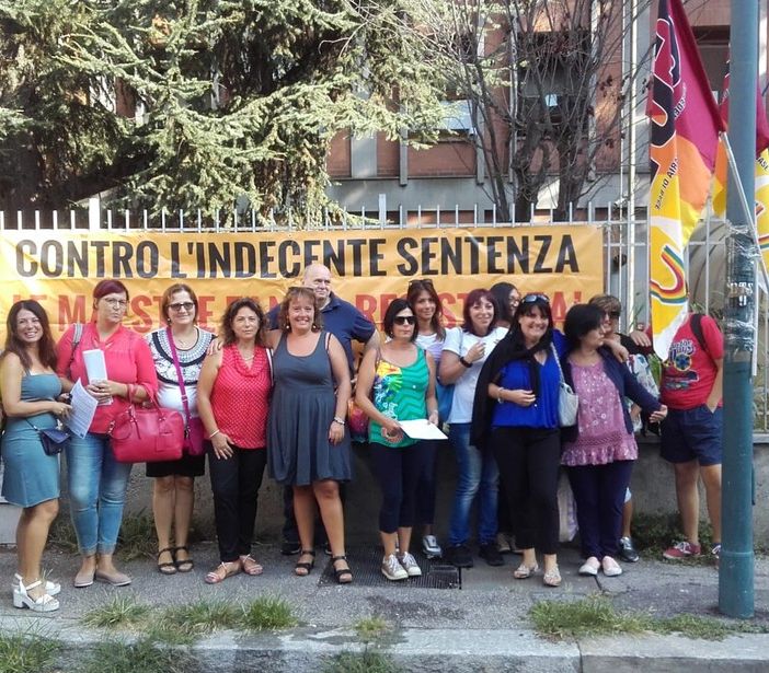 Gli insegnanti diplomati magistrali in presidio davanti al MIUR di Torino (FOTO)