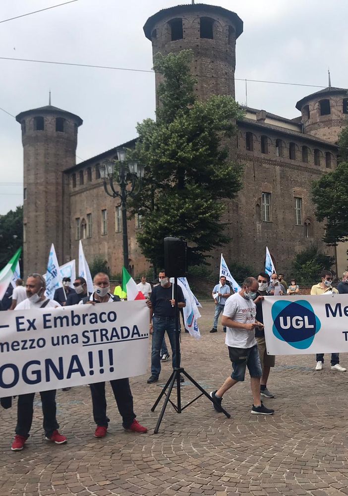 A Torino scendono in piazza i metalmeccanici Ugl: “Chiediamo il blocco dei licenziamenti per tutto il 2020 e prolungamento Naspi” [FOTO e VIDEO]