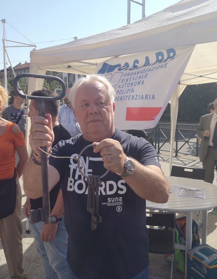 La penitenziaria consegna le chiavi delle carceri alla politica: &quot;Siamo stati abbandonati&quot;