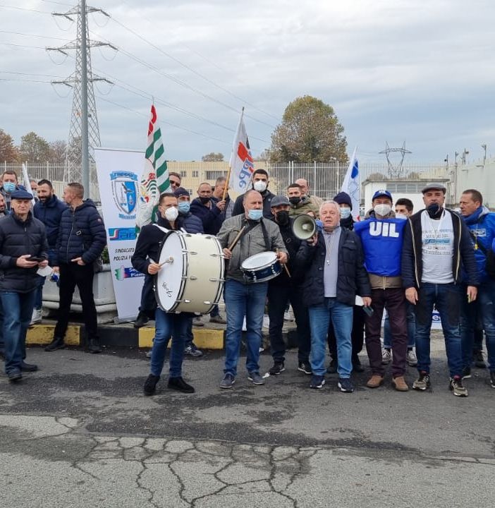 protesta agenti penitenziaria