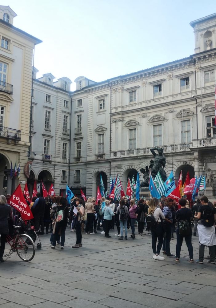 la protesta dei precari del comune