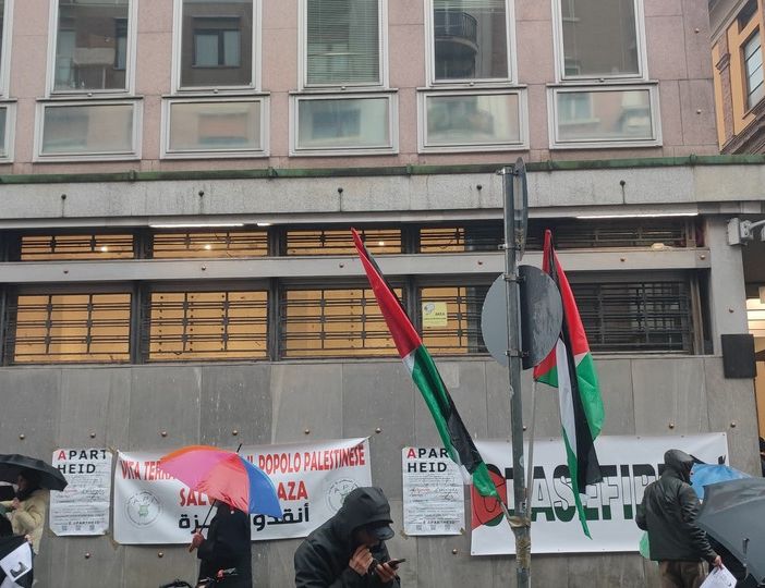 'Torino per Gaza' di fronte alla Rai chiede di esprimere solidarietà per le morti dei giornalisti
