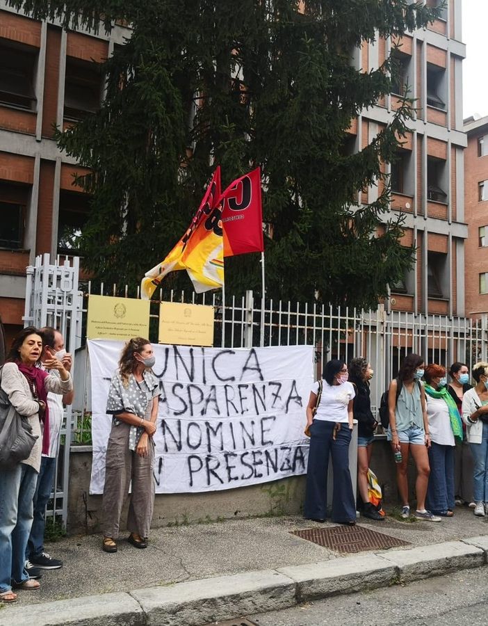 Scuola, è caos nomine: a Torino la protesta dei precari