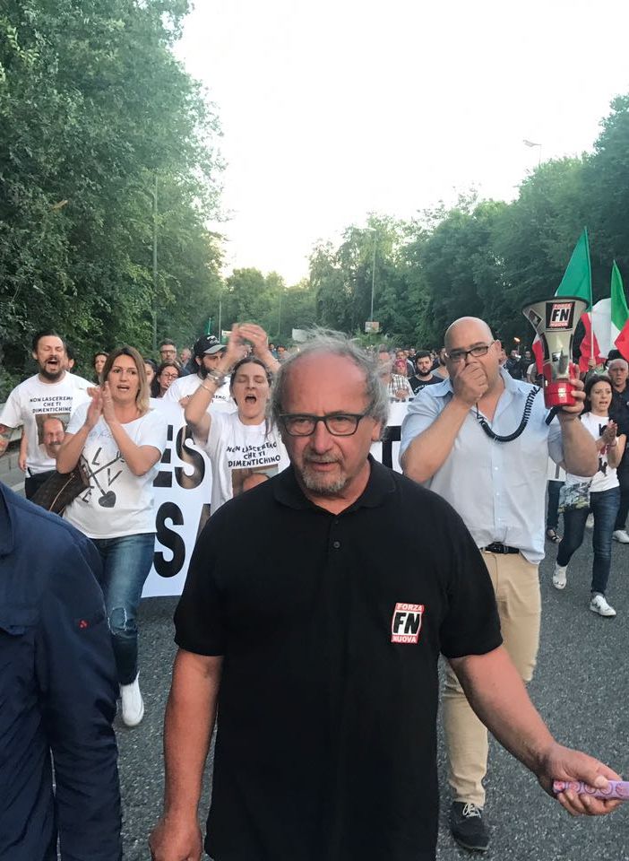 Protesta contro i Rom di strada Aeroporto: il mistero della bambina nel fiume (FOTO)