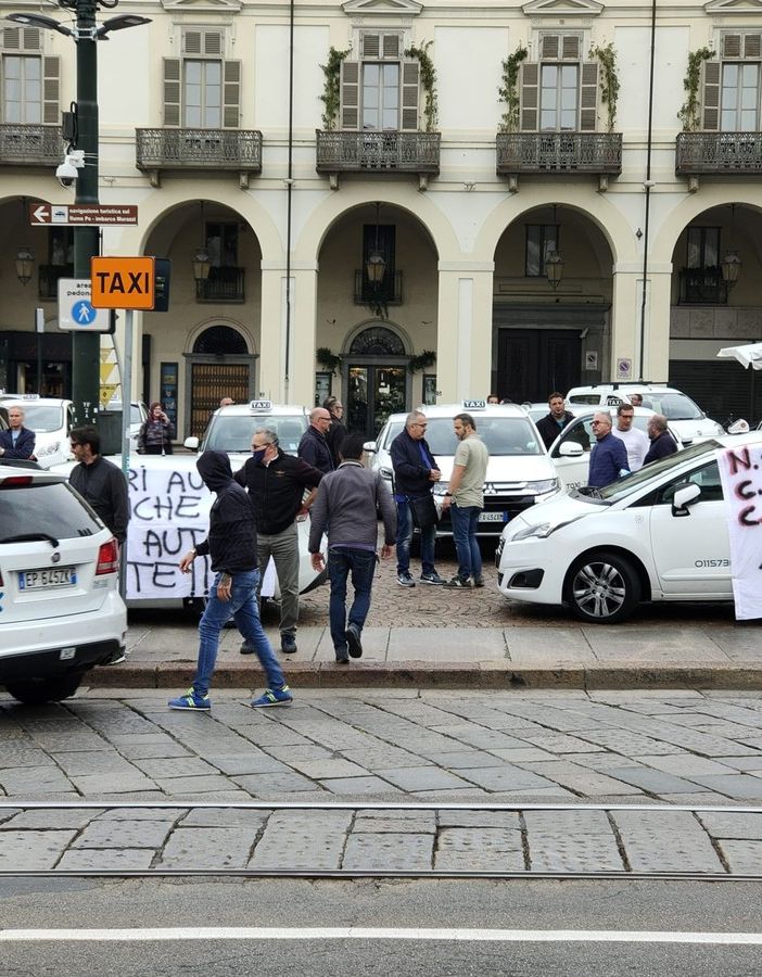 protesta taxisti torinesi