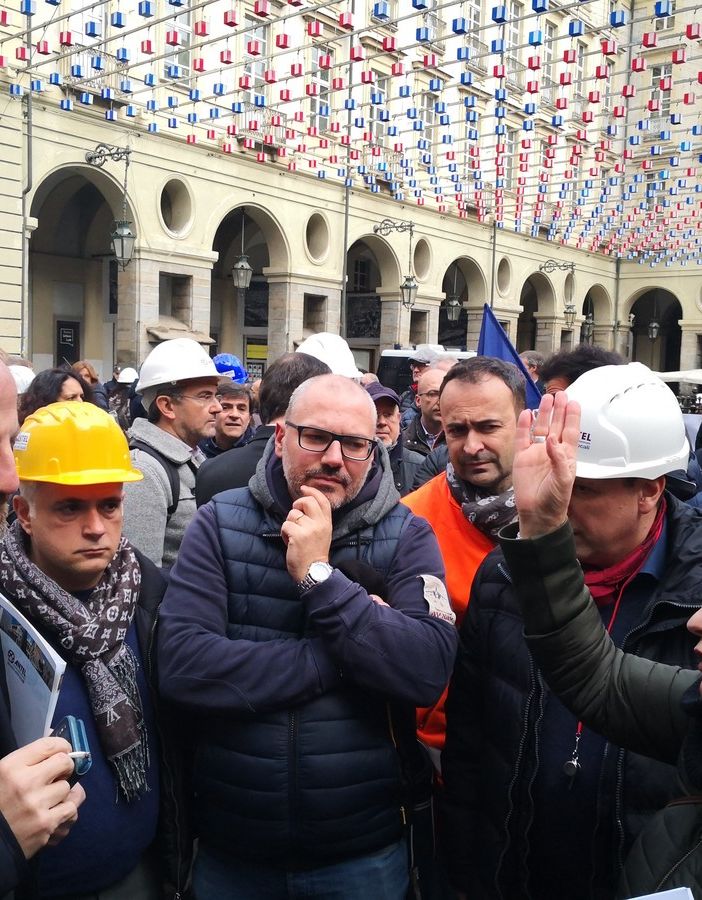 Presidio davanti al Comune: &quot;L'Amministrazione Appendino vuole demolire l'ufficio tecnico&quot;