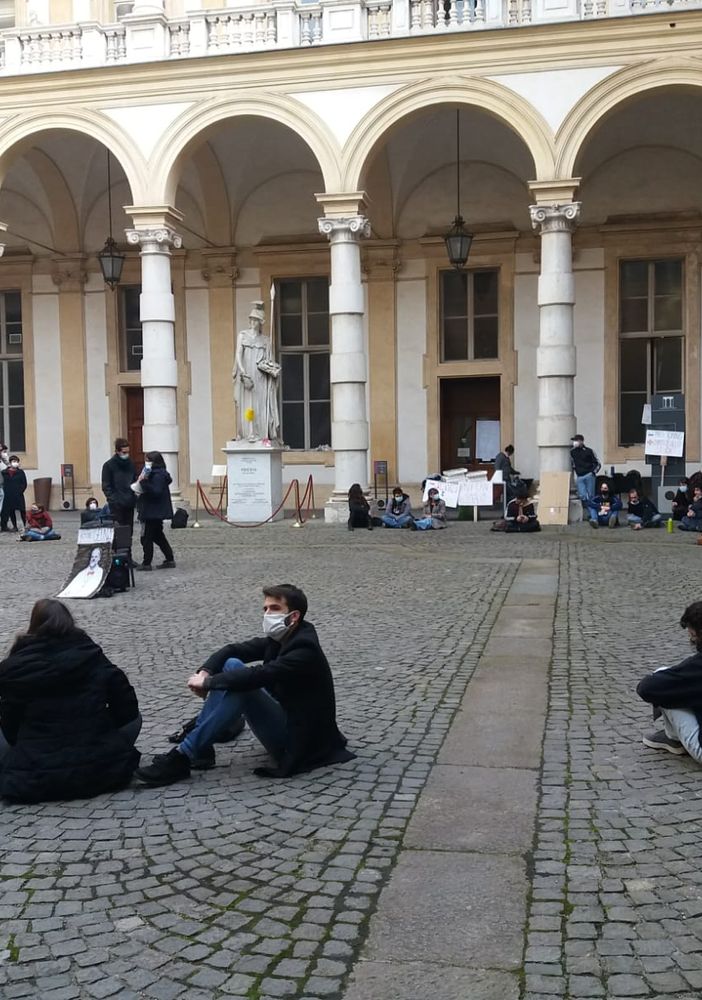 la protesta degli studenti universitari