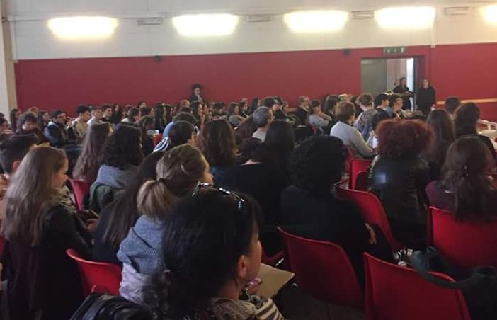 Adolescenti e adulti, le domande che fanno crescere: il progetto Aria parla alla comunità