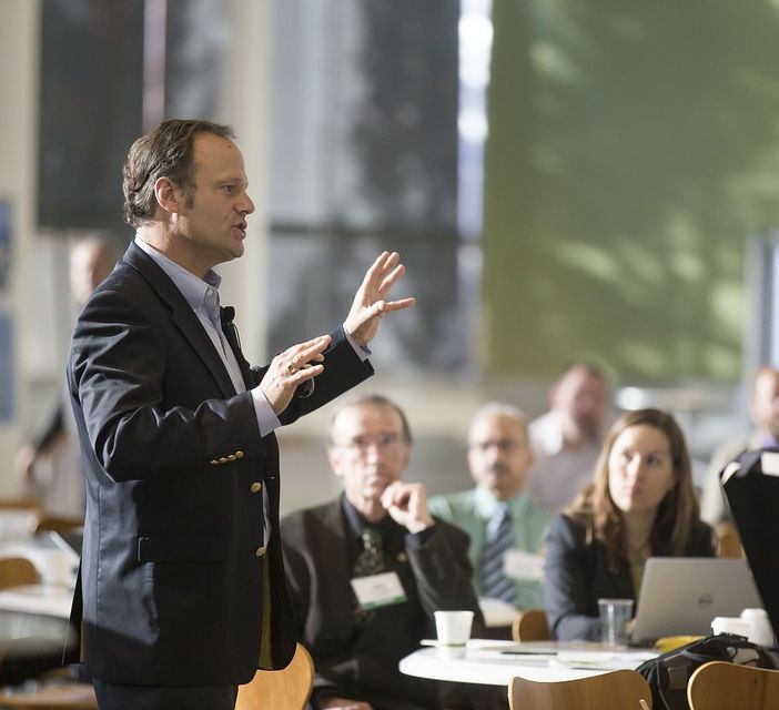 Imparare a parlare in pubblico con un corso di public speaking
