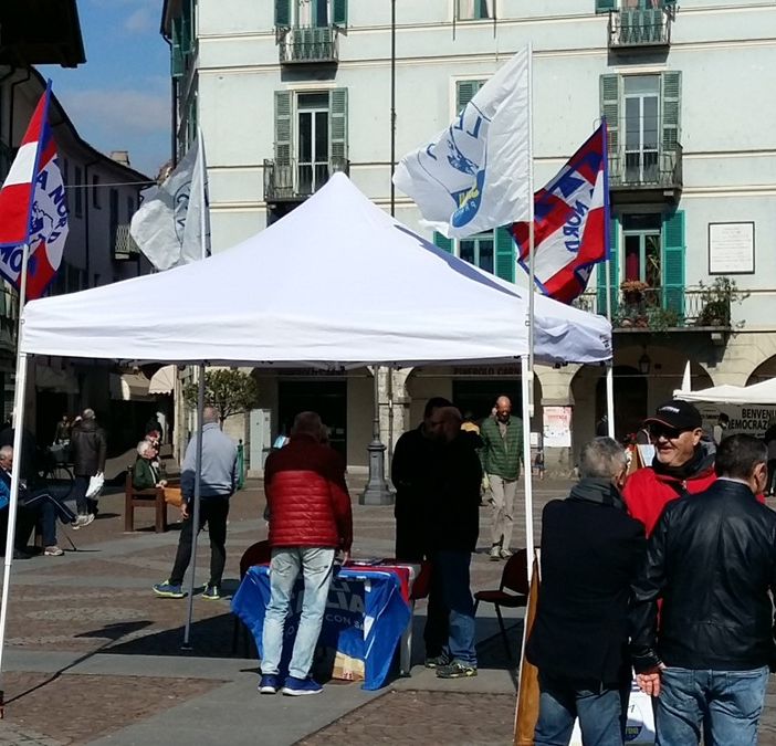 La Lega di Pinerolo contro accattoni e parcheggiatori abusivi: “Domani raccogliamo le firme”