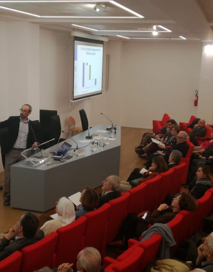 Immigrati? In Europa una persona su dieci lo è, ci somiglia, ma guadagna meno