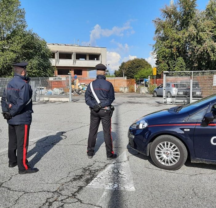 Rave party di Settimo, 150 ragazzi identificati. Multe per la violazione delle norme anti-Covid