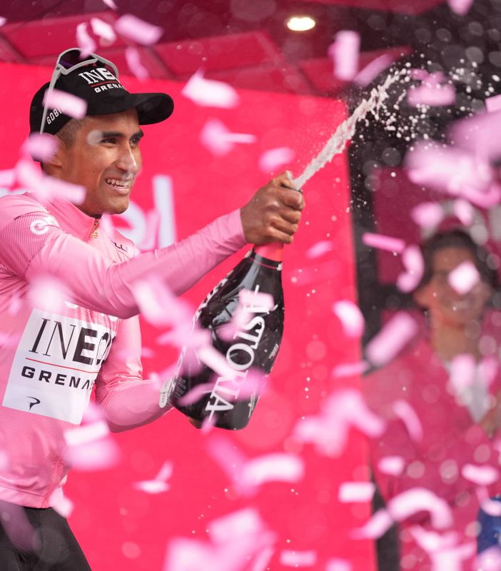 Jhonatan Narvarez vince la Venaria-Torino, ma è Pogacar show sullo strappo di San Vito