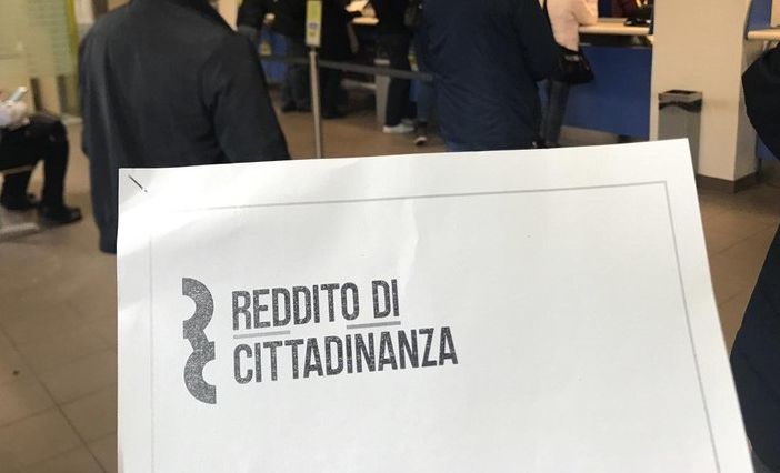 Servizi sociali, il Comune di Torino “risparmia”: la spesa scende a 36 milioni di euro grazie al reddito di cittadinanza