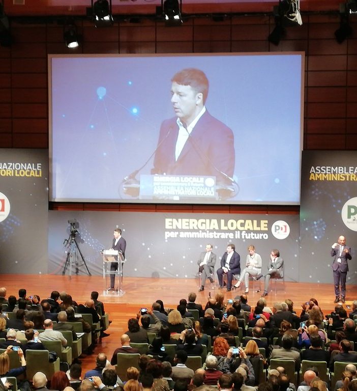 Renzi al Lingotto di Torino affonda Appendino: &quot;Amministratori Pd non falsificano i bilanci&quot;