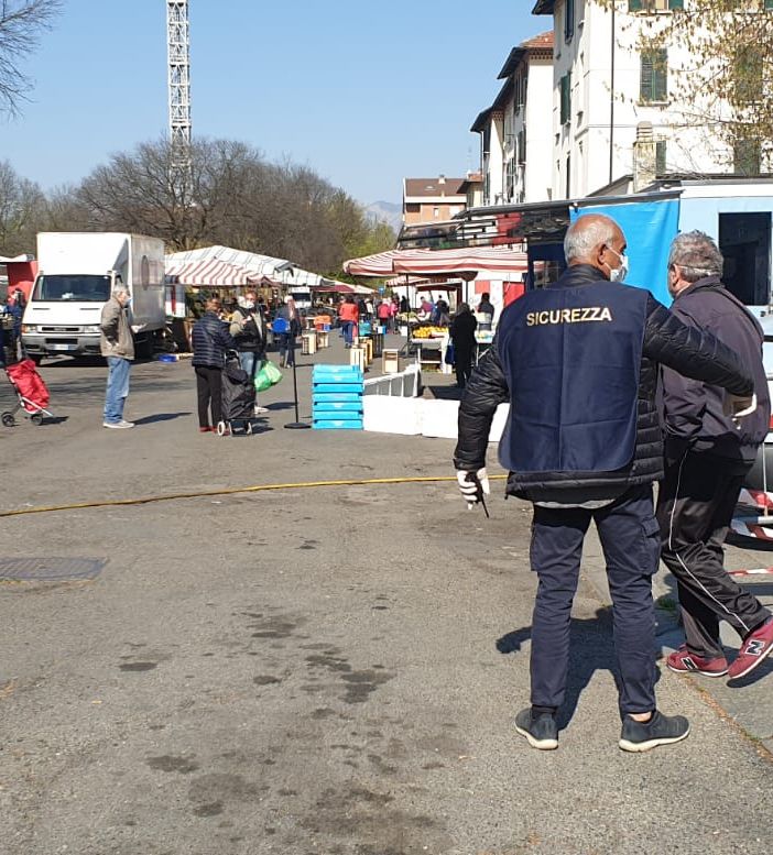 Coronavirus, Venaria ha riabbracciato il suo mercato anche a costo di attendere in fila [FOTO e VIDEO]