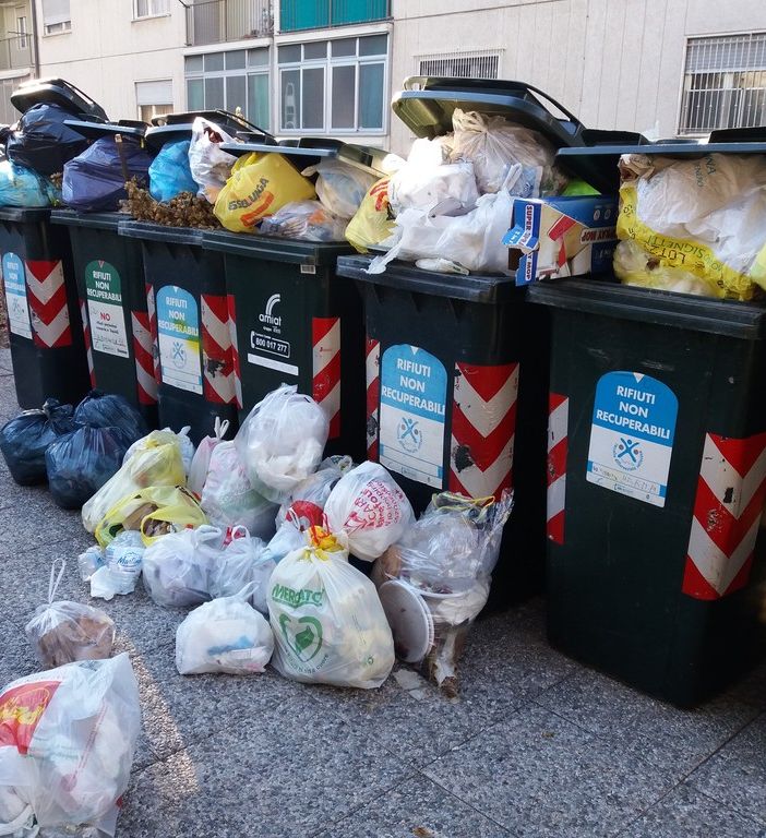 Tre rate per la tassa rifiuti, malcontento dei commercianti e degli artigiani torinesi