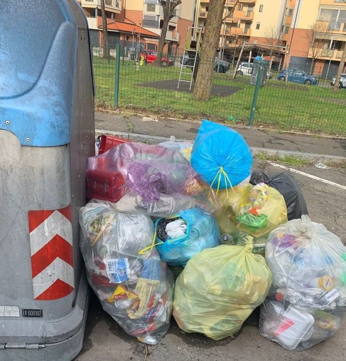 A Nichelino continuano gli abbandoni indiscriminati di rifiuti