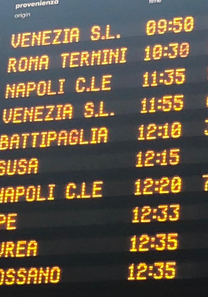 Guasti, ritardi e disagi: difficile arrivare a Torino col treno nel weekend delle Atp
