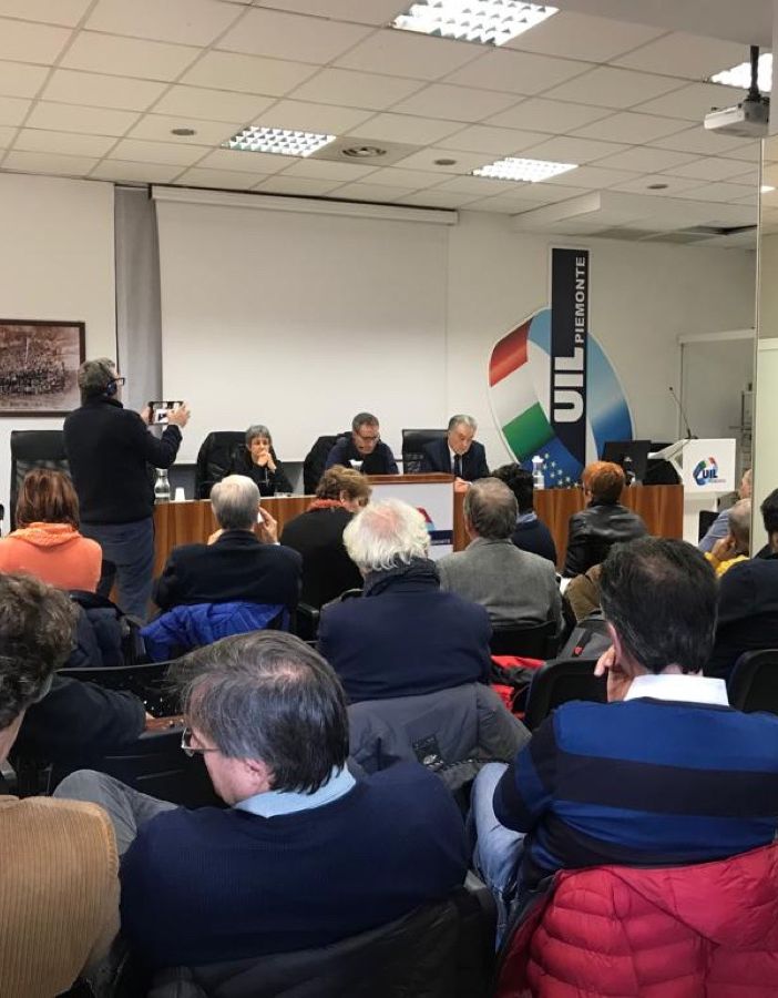 I sindacati uniscono le forze contro la crisi: prende avvio la &quot;Vertenza Torino&quot; per Cgil, Cisl e Uil. Fiaccolata il 13 dicembre