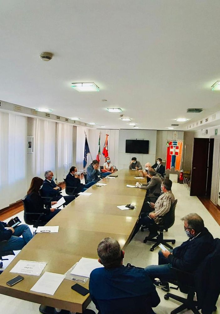 Fase 2 del commercio piemontese: lunedì riaprono i negozi, buone notizie per parrucchieri e ristoratori