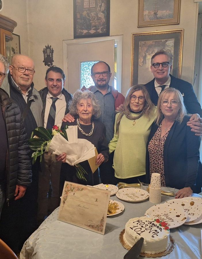 La carica dei 101 anni di Rosina, l'arzilla signora che non litiga mai