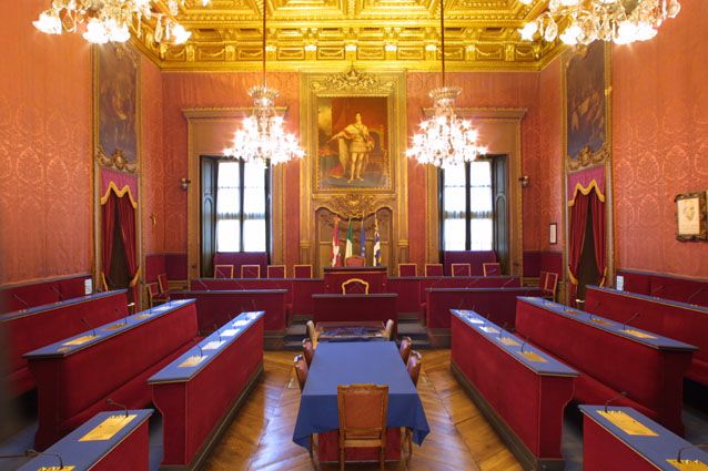 sala rossa vuota