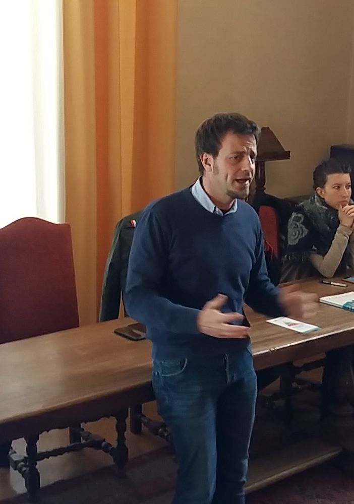 Pinerolo fa un bilancio di metà mandato per la giunta Salvai: tante le &quot;faccine sorridenti&quot;, ma anche il nodo da sciogliere della Scuola di equitazione