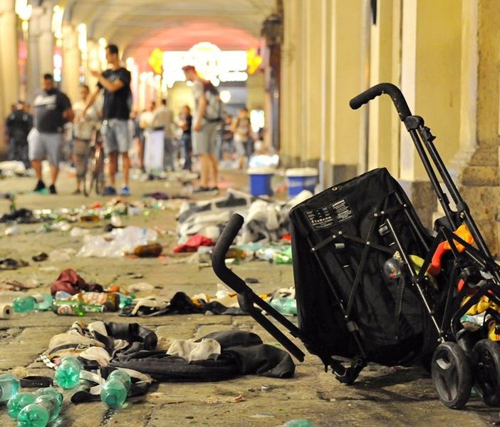 Tragedia piazza San Carlo, ecco le prime reazioni politiche. Il Pd: &quot;Oggi c'è bisogno di verità&quot;. FdI: &quot;Ora è ufficialmente strage&quot;