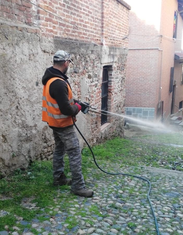 Coronavirus, completata la sanificazione di tutte le strade di Moncalieri