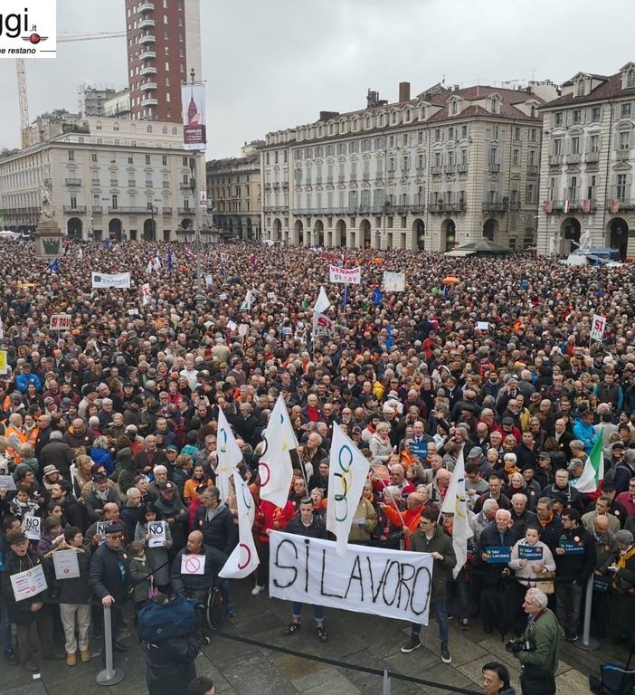 Piazza Vittorio Veneto ore 10: il Sì alla Tav oggi si muove in corteo