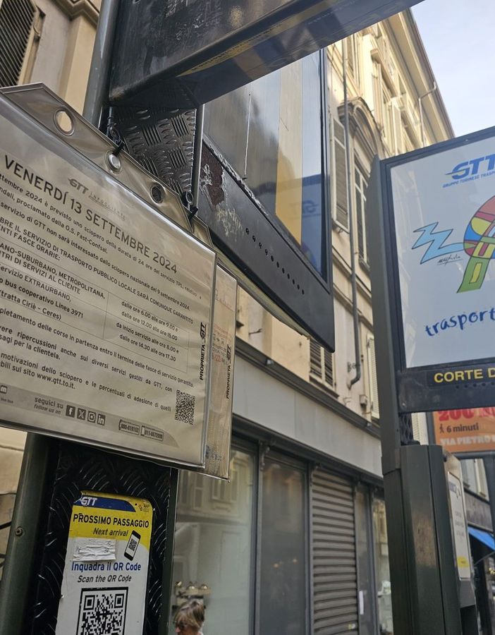 fermata bus e tram a Torino