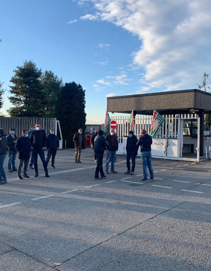 Lo sciopero che si è tenuto la scorsa settimana di fronte allo stabilimento