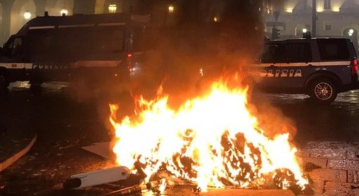 Scontri di ottobre a Torino contro le restrizioni Covid: maxi operazione della Polizia