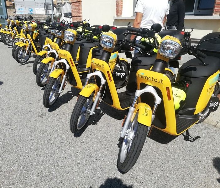 Scooter a noleggio rubati recuperati dalla polizia