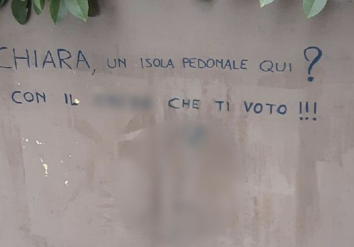 Insulti alla sindaca per l’isola pedonale di fronte all’asilo. Appendino: “Andiamo avanti”
