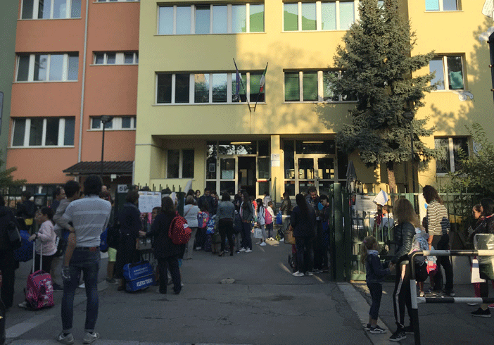 Come sarà il ritorno a scuola? Se ne parla online con l'associazione Manzoni Peolpe
