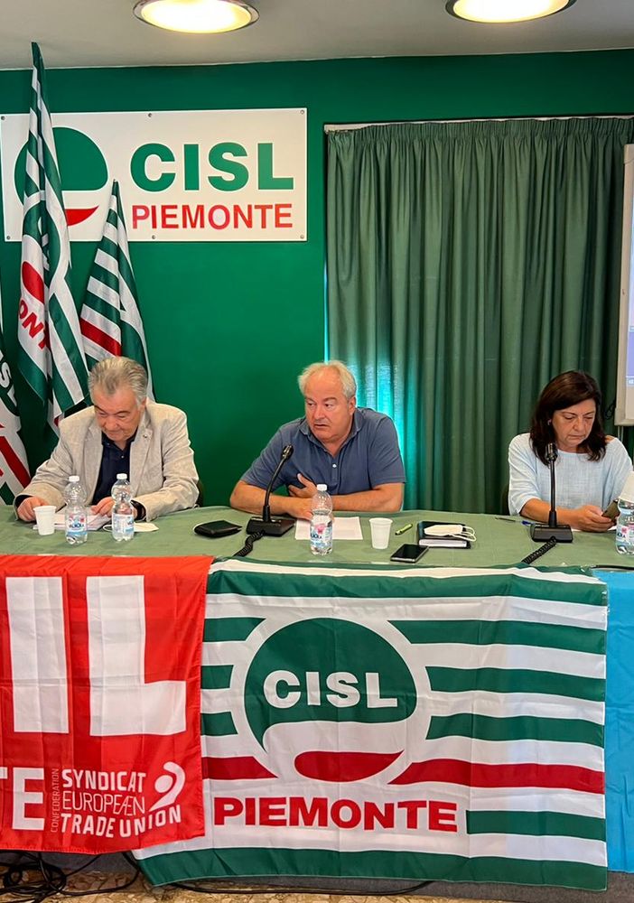 sindacalisti durante un incontro