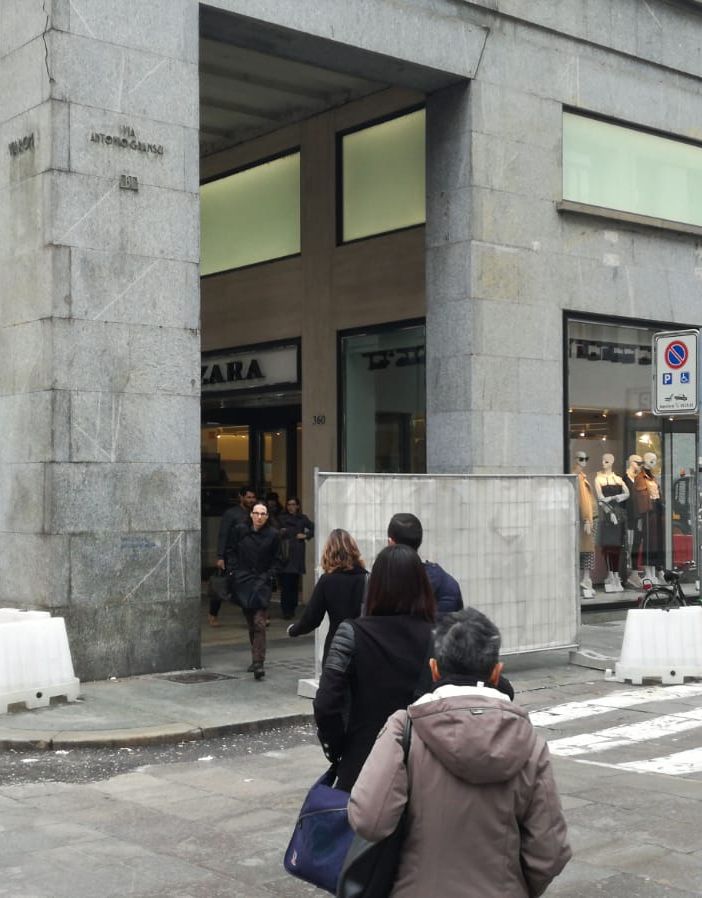 Regalo di Natale in anticipo: torna il semaforo tra via Roma e via Gramsci