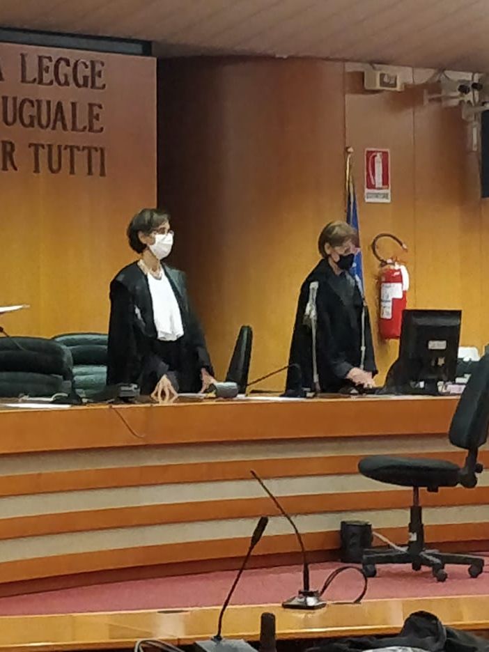protesta No Tav all'esterno del tribunale di Torino e lettura della sentenza