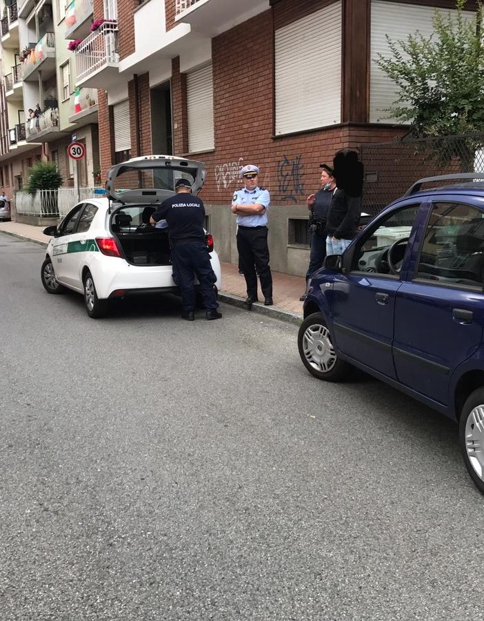 Nichelino, alla guida senza aver mai preso la patente. Sorpasso folle in pieno centro e successiva multa di 6000 euro