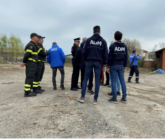 forze dell'ordine durante un sequestro
