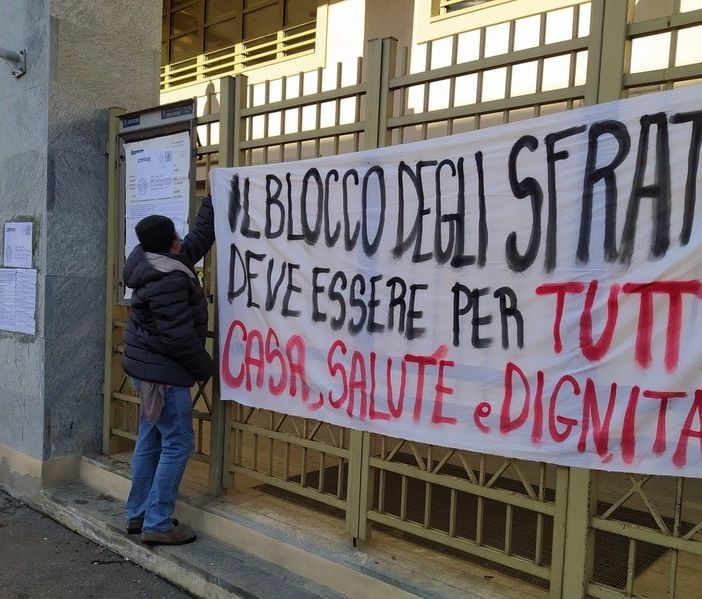 Striscione contro gli sfratti