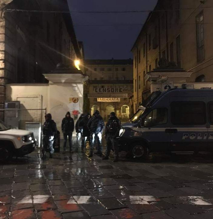 ''La Cavallerizza non si tocca''. La protesta va in scena sotto Palazzo di Città