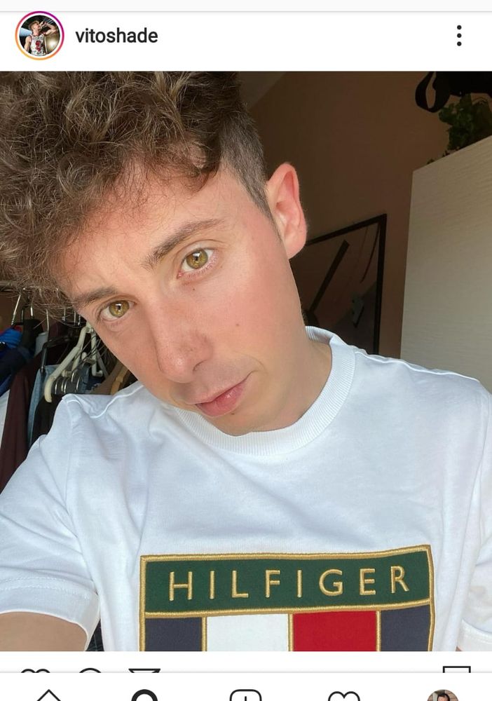 Il post dell'artista sul suo profilo Instagram