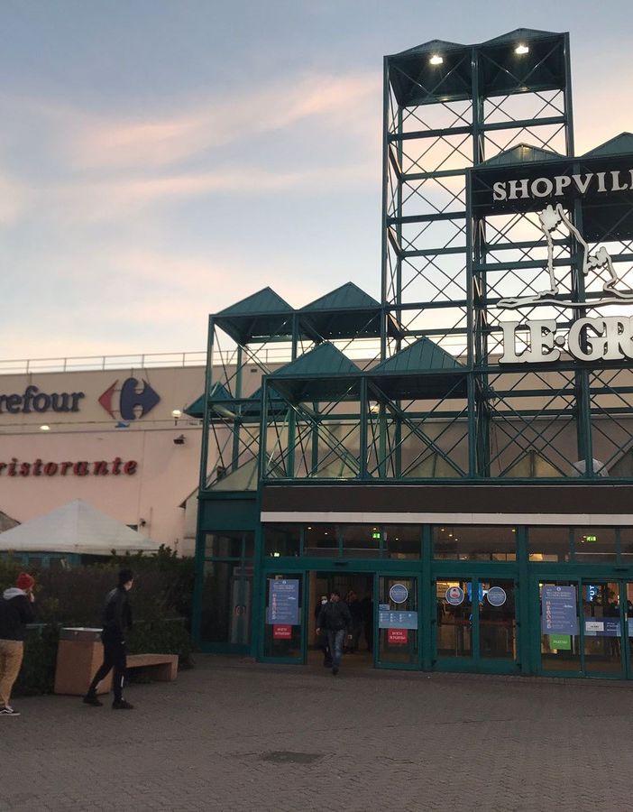 Le Gru, sede di uno store Disney nel Torinese