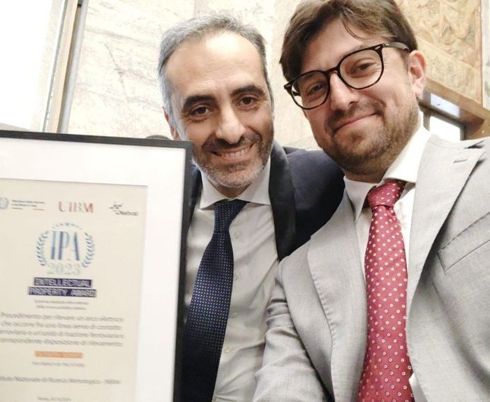 Un brevetto per migliorare la sicurezza ferroviaria: due ricercatori piemontesi vincono il premio IPA [VIDEO]
