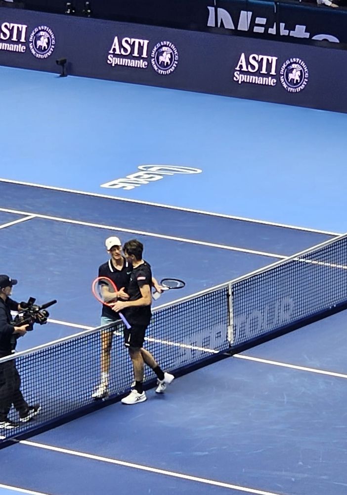 Atp Finals, ancora un successo in due set per Jannik Sinner