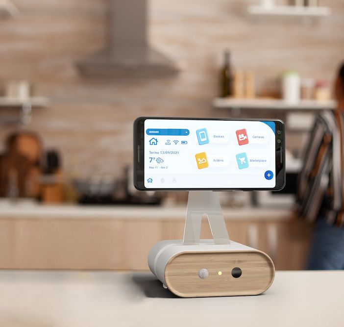 smartphone usato per la domotica